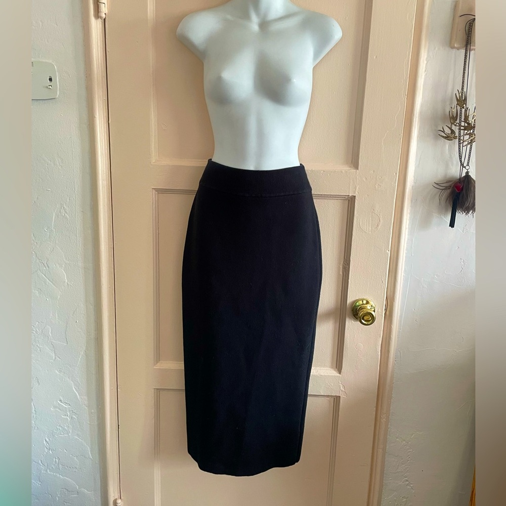 Ronny Kobo black wool knit midi pencil skirt. Size Med